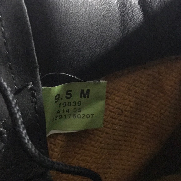 Men’s All Black Timberland boots (size 9.5) - Picture 5 of 5